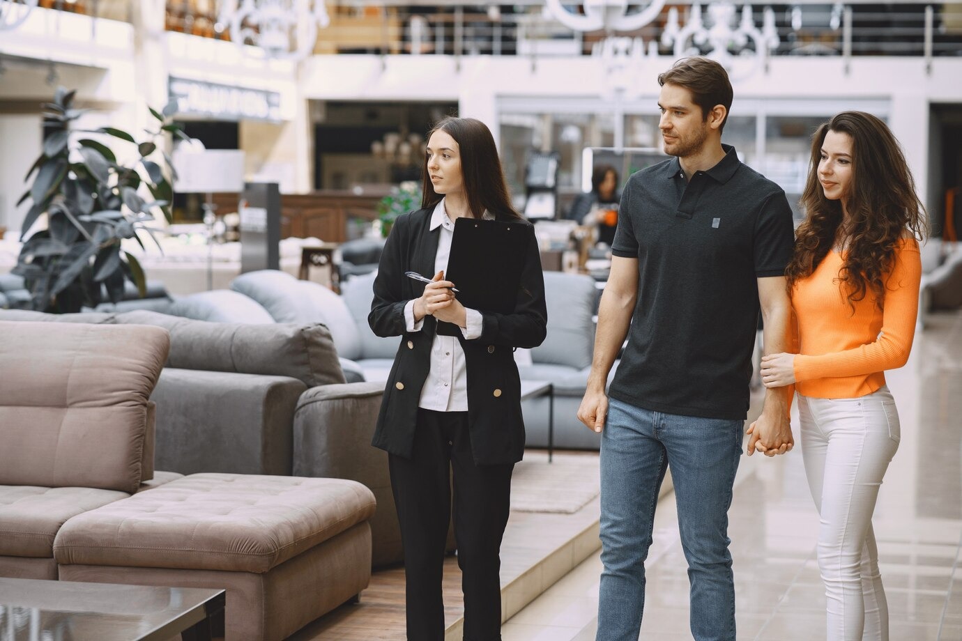 pareja vendedor tienda muebles 1157 37475